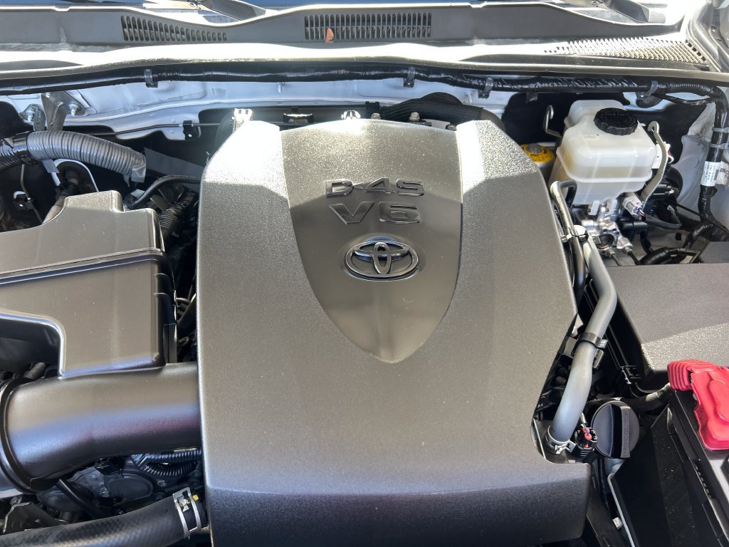 Certified 2017 Toyota Tacoma TRD Off-Road w/ Premium & Technology Package AWD/4WD image 23
