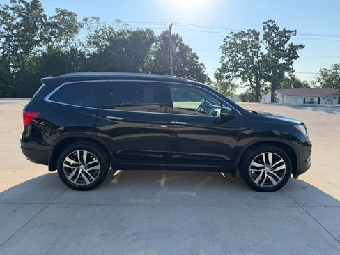 Used 2017 Honda Pilot Elite image 2