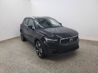 New 2025 Volvo XC40 B5 Ultra w/ Protection Package Premier video 1
