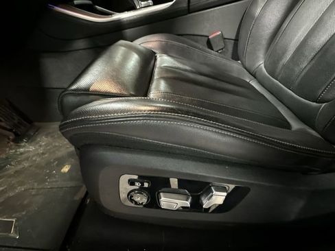 Used 2019 BMW X5 xDrive50i w/ Executive Package image 18