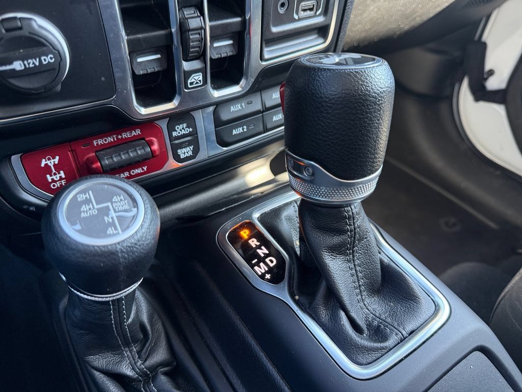 Used 2024 Jeep Wrangler Unlimited Rubicon 4xe AWD/4WD image 27