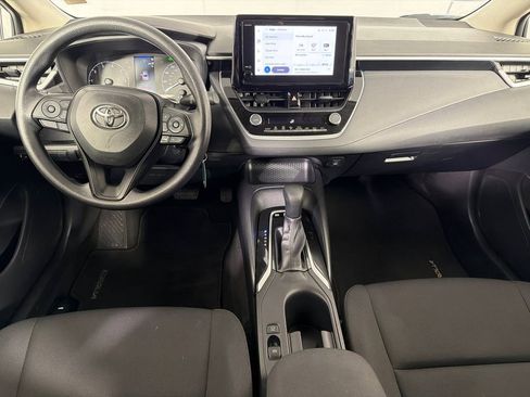 Used 2025 Toyota Corolla LE image 22