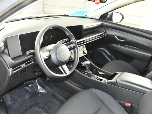 Used 2025 Hyundai Tucson SEL AWD/4WD image 2