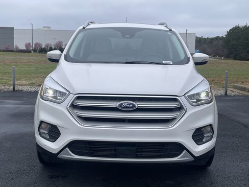 Used 2019 Ford Escape Titanium image 3