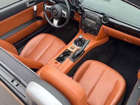 Used 2006 MAZDA MX-5 Miata Grand Touring w/ Suspension Pkg image 25