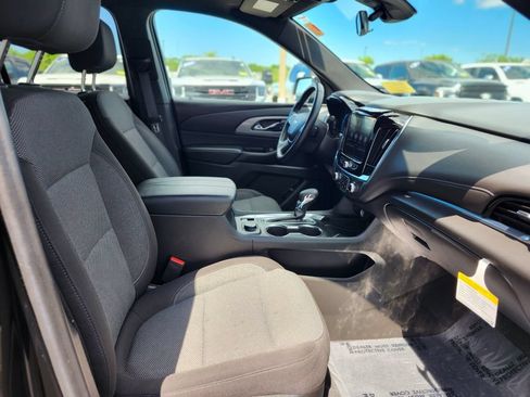 Used 2023 Chevrolet Traverse LT AWD/4WD image 9