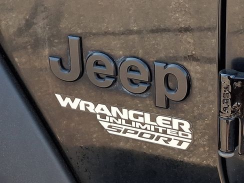 Used 2021 Jeep Wrangler Unlimited Sport AWD/4WD image 29