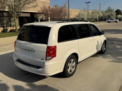 Used 2012 Dodge Grand Caravan SXT FWD image 4
