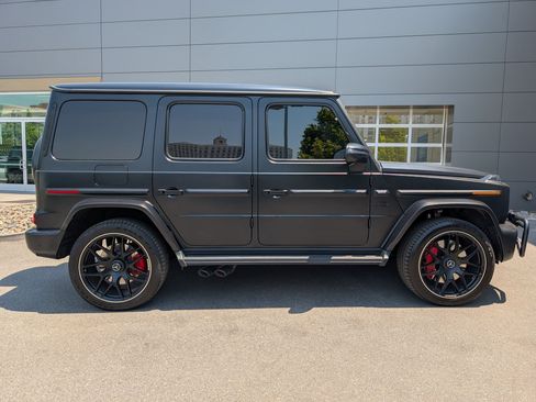 Used 2025 Mercedes-Benz G 63 AMG 4MATIC image 2