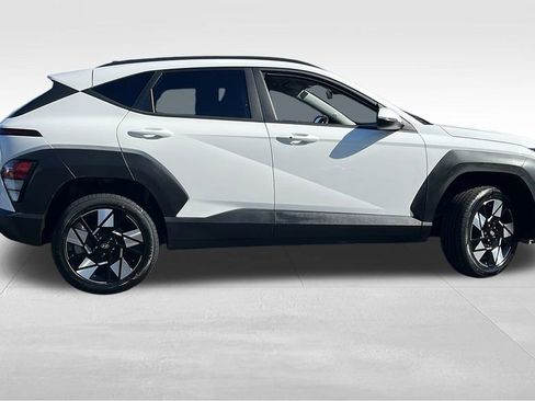 Used 2025 Hyundai Kona SEL image 2