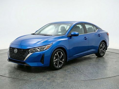 Used 2025 Nissan Sentra SV FWD image 3