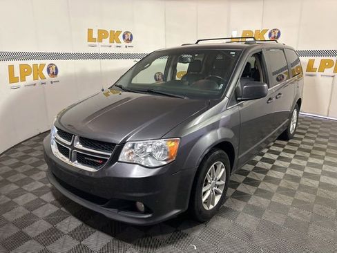 Used 2018 Dodge Grand Caravan SXT FWD image 11