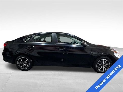Used 2023 Kia Forte LXS FWD image 4