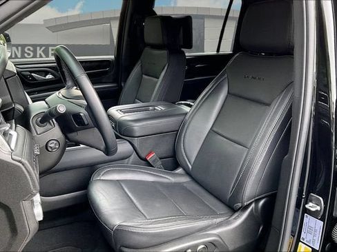 Used 2024 GMC Yukon XL Denali AWD/4WD image 26