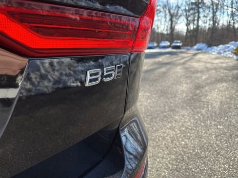 Certified 2023 Volvo XC60 B5 Plus w/ Climate Package image 39