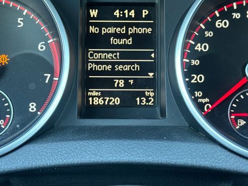 Used 2012 Volkswagen Golf 2-Door FWD image 18