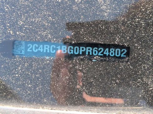 Used 2023 Chrysler Pacifica Touring-L FWD image 30