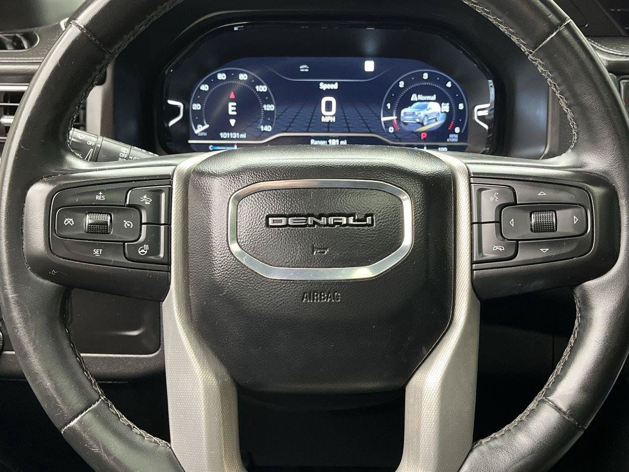 Used 2023 GMC Yukon XL Denali AWD/4WD image 16