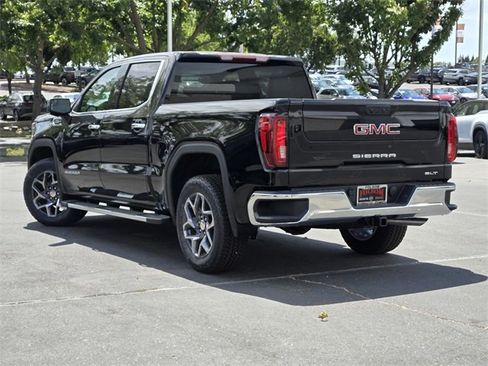 New 2026 GMC Sierra 1500 SLT w/ SLT Premium Package image 6