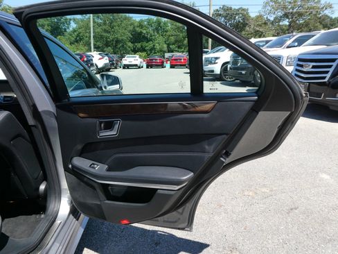 Used 2015 Mercedes-Benz E 350 4MATIC Sedan image 27
