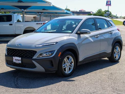 Used 2023 Hyundai Kona SE FWD image 6
