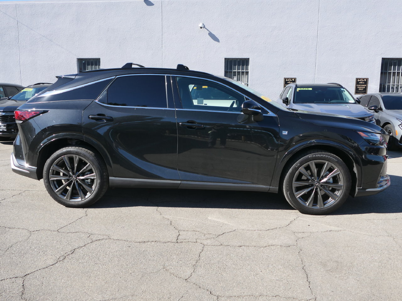 Used 2025 Lexus RX 350h w/ Convenience Package AWD/4WD image 2