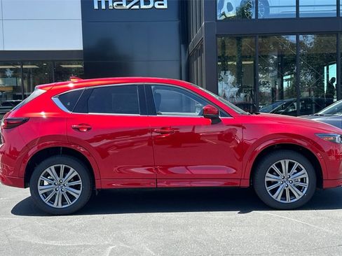 New 2025 MAZDA CX-5 Signature image 4