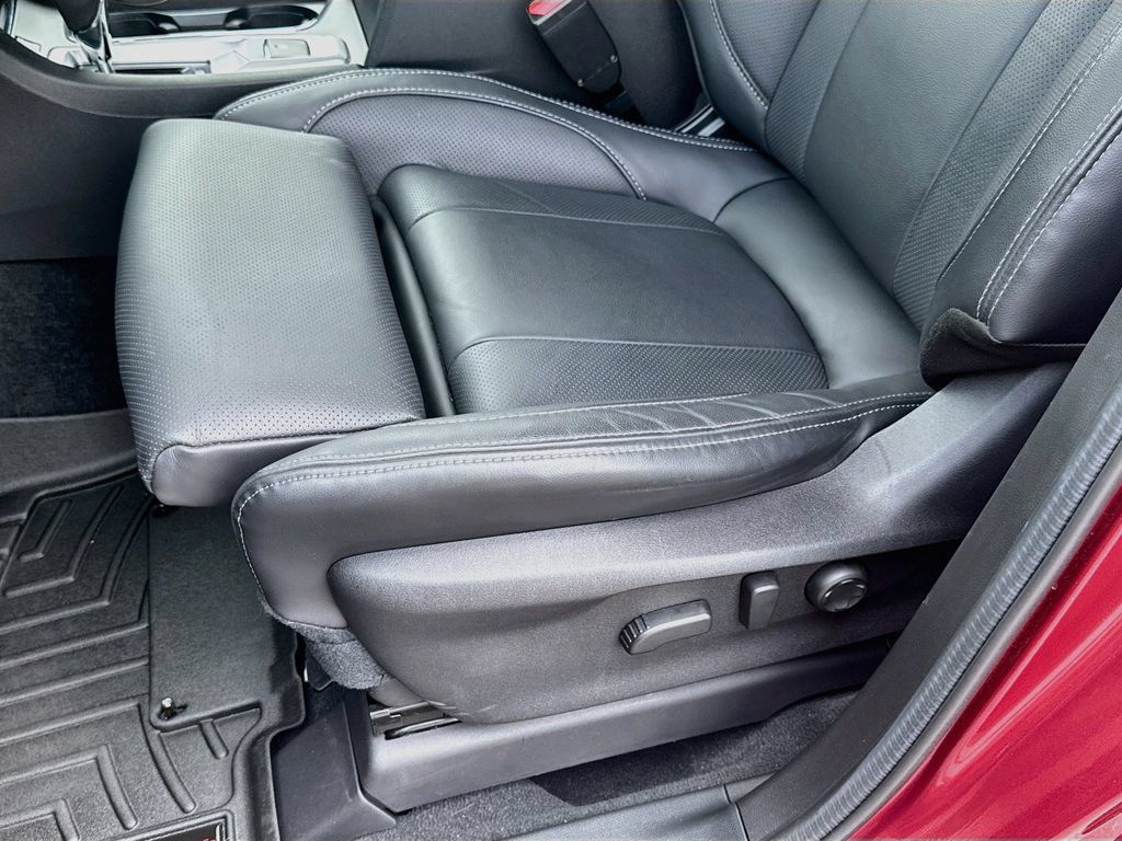 Used 2025 Subaru Ascent Limited AWD/4WD image 22