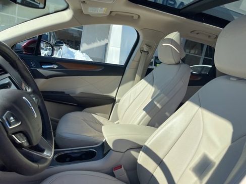 Used 2019 Lincoln MKC Select w/ Select Plus Package image 29