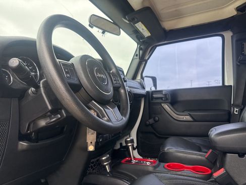 Used 2017 Jeep Wrangler Unlimited Sport AWD/4WD image 35