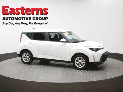 Used 2025 Kia Soul LX w/ LX Technology Package FWD image 47