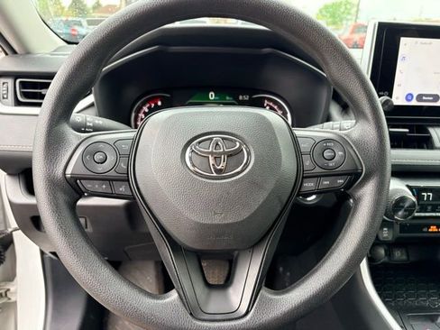 Used 2025 Toyota RAV4 XLE AWD/4WD image 15