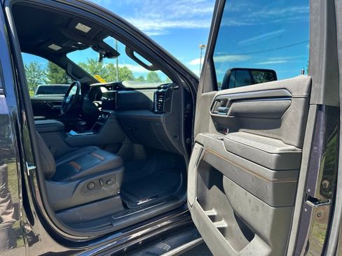 Used 2023 GMC Sierra 1500 AT4 w/ AT4 Premium Package AWD/4WD image 34