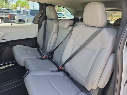 New 2026 Toyota Sienna XLE FWD image 26