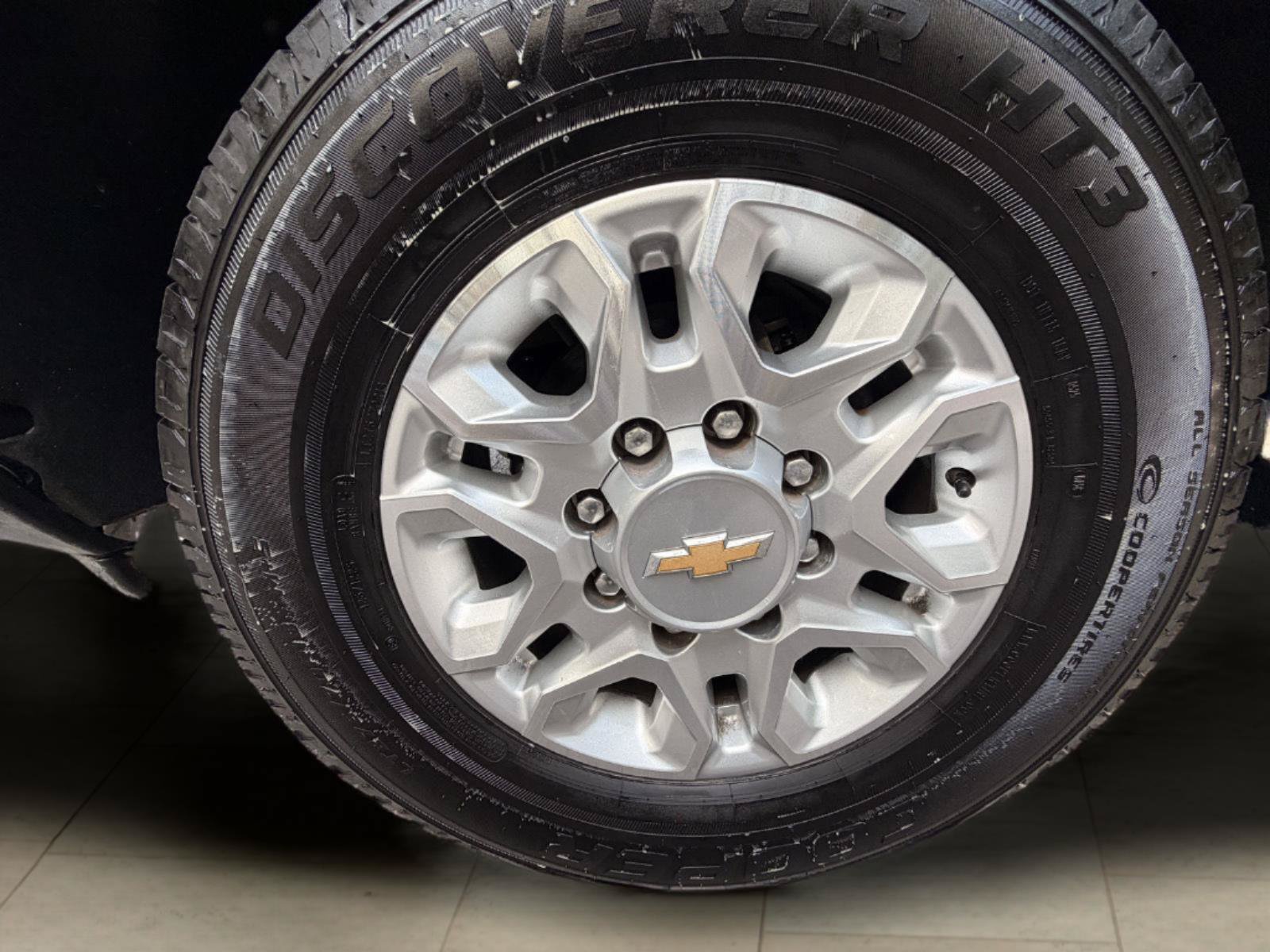 Used 2024 Chevrolet Silverado 2500 LTZ w/ LTZ Convenience Package AWD/4WD image 9