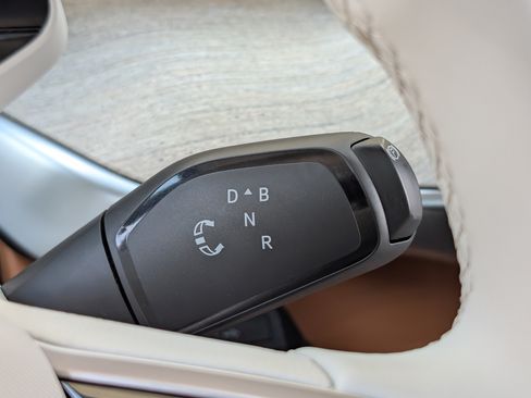 Used 2025 Volkswagen ID. Buzz 1st Edition RWD image 35