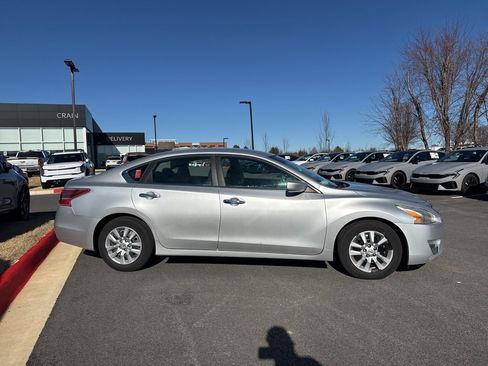 Used 2013 Nissan Altima 2.5 S image 2