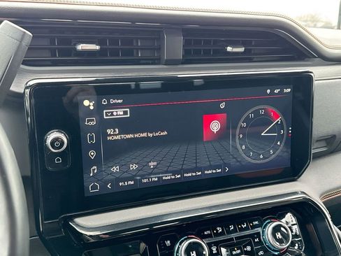 Used 2025 GMC Sierra 2500 AT4 image 14