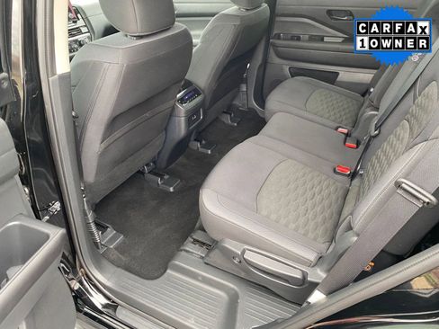 Used 2024 Nissan Pathfinder SV image 13