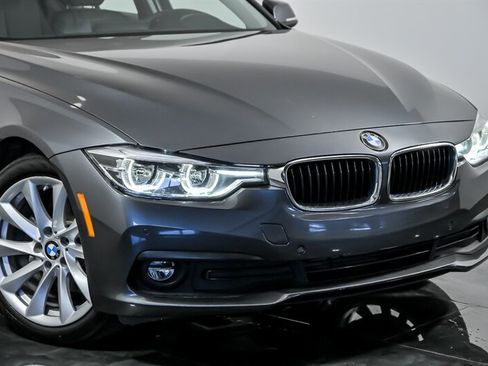 Used 2018 BMW 320i xDrive Sedan image 2