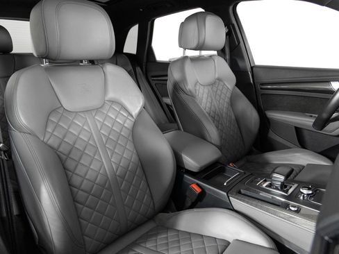 Used 2018 Audi SQ5 Premium Plus w/ Navigation Package image 26