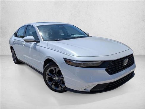 Used 2023 Honda Accord EX image 3