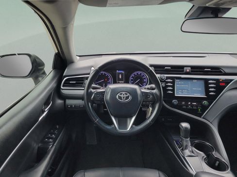 Used 2018 Toyota Camry SE FWD image 14