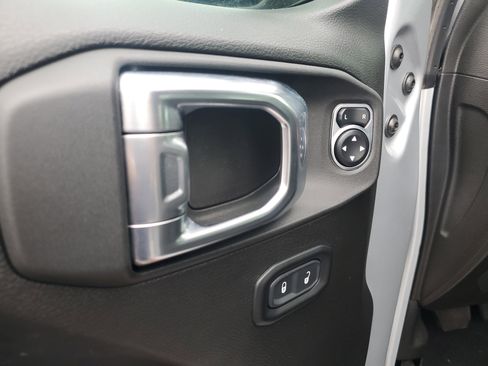 Used 2023 Jeep Gladiator Sport image 13