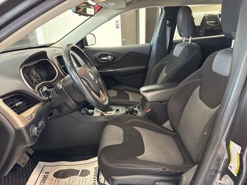 Used 2014 Jeep Cherokee Altitude w/ Cold Weather Group image 15