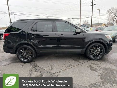 Used 2018 Ford Explorer XLT w/ Equipment Group 202A image 4
