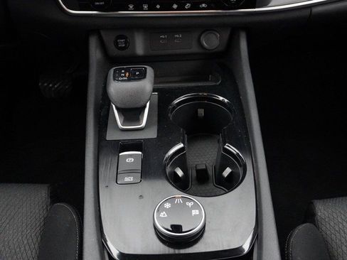 Used 2024 Nissan Rogue SV AWD/4WD image 43