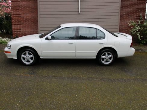Used 1999 Nissan Maxima SE FWD image 11