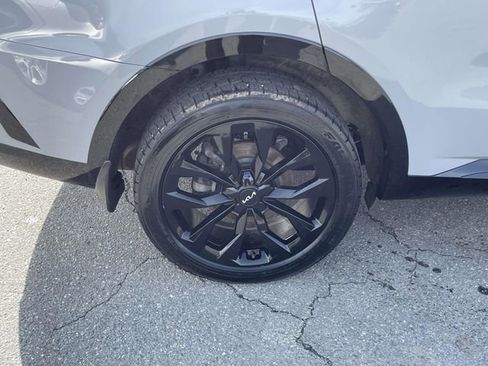 Used 2023 Kia Sorento SX image 9