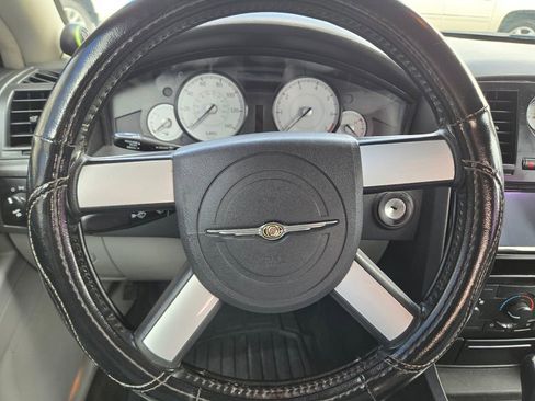 Used 2006 Chrysler 300 Touring image 14